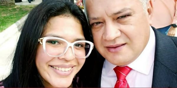 «Yo soy la tapa del frasco»: mujer insultó a policías alegando tener la protección de Diosdado Cabello