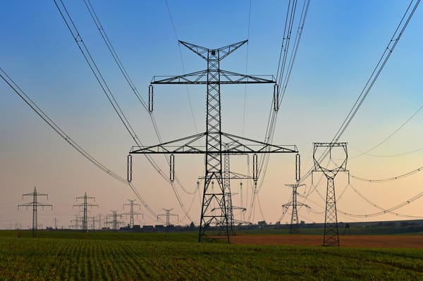 Pdvsa y Vernova firmaron acuerdo para recuperar estructura eléctrica petrolera