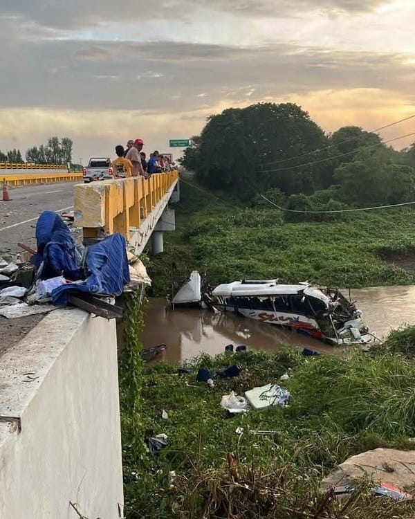 Accidente de autobús de la agrupación de Kbeto Zuleta deja dos fallecidos en Colombia