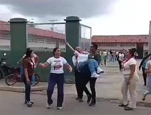 Intoxicación masiva afecta a docentes y representantes en escuela de Trujillo