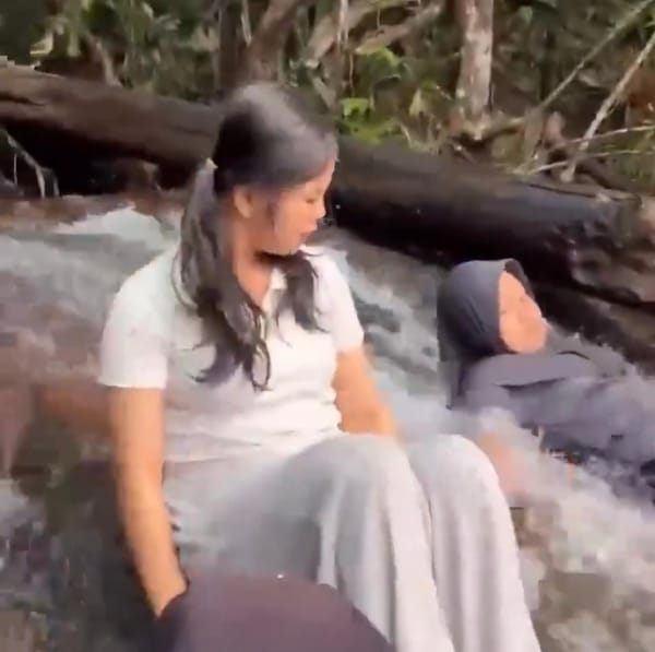 Joven de 25 años muere tras caer de una cascada de casi 20 metros en Indonesia