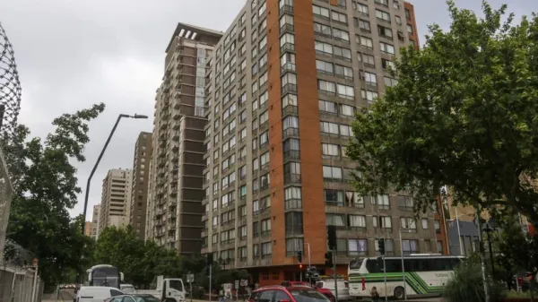 Niño de tres años murió tras caer desde el piso 13 de un edificio en Chile
