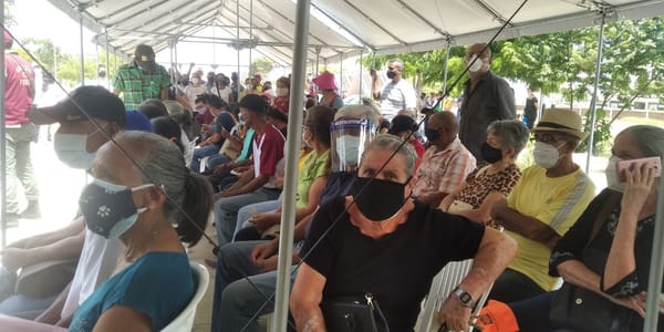 Gobernador Rojas: Más de 30 mil personas se han vacunado contra el COVID-19 en Sucre