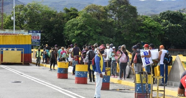 Según Acnur aproximadamente 2 mil venezolanos abandonan diariamente el país