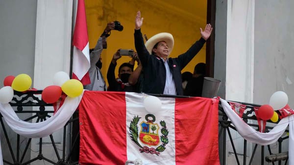 Castillo lidera elecciones en Perú con el 99,99% de actas procesadas