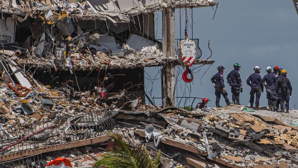 Subió a 16 los fallecidos tras el derrumbe del edificio en Miami