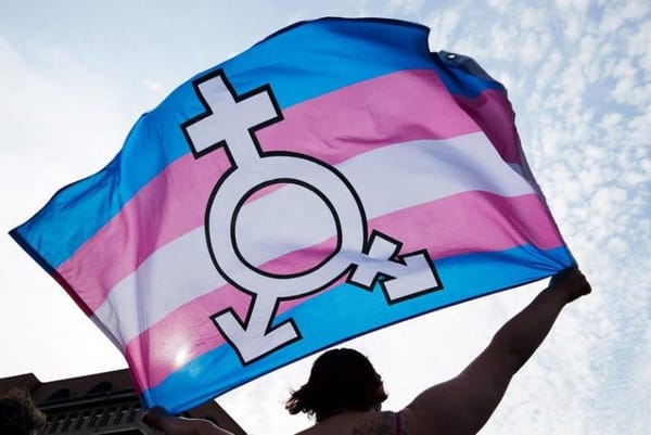 España aprobó Ley Trans que permite cambiar de sexo desde los 14 años