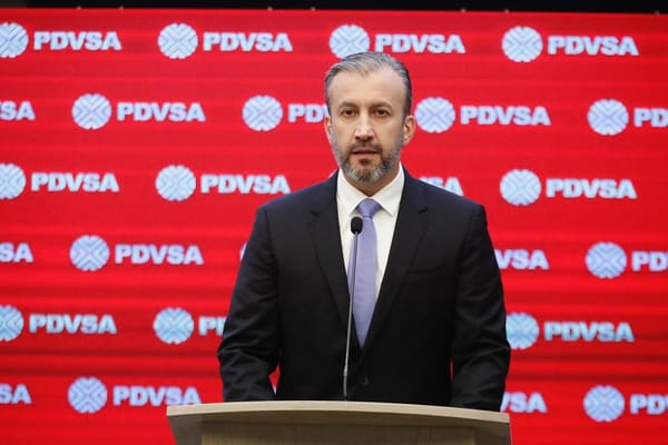 Tarek El Aissami: Largas colas por gasolina van a desaparecer pronto en Venezuela