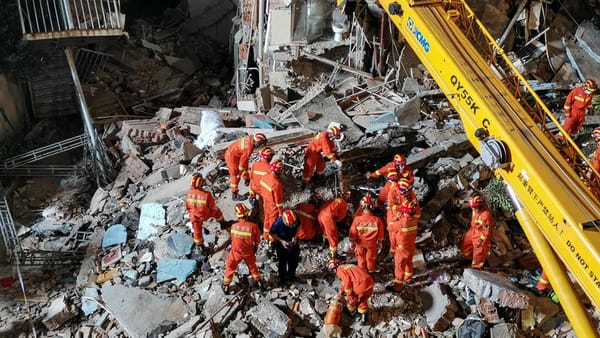 Ocho muertos y nueve desaparecidos por el derrumbe de un hotel en China