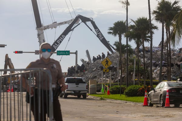 Asciende a 32 los fallecidos tras el derrumbe del edificio en Miami