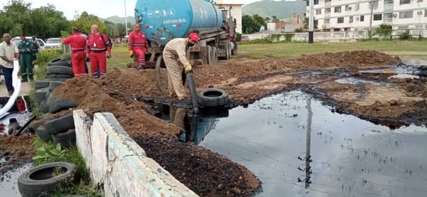 Trabajadores de PDVSA controlaron fuga de petróleo en franja de seguridad de Puerto La Cruz