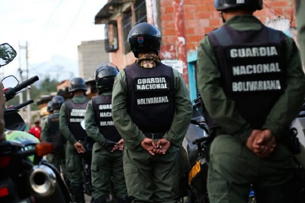 Cuatro GNB de Apure murieron calcinados al chocar contra un poste