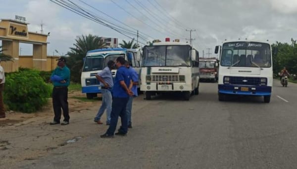 Paro de transporte en Nueva Esparta por falta de gasolina