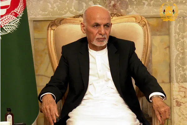 El presidente afgano Ashraf Ghani se refugió en Emiratos Árabes
