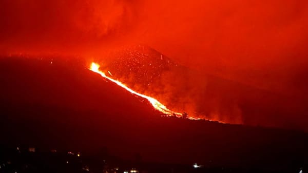 El volcán de La Palma entra en fase explosiva extrema