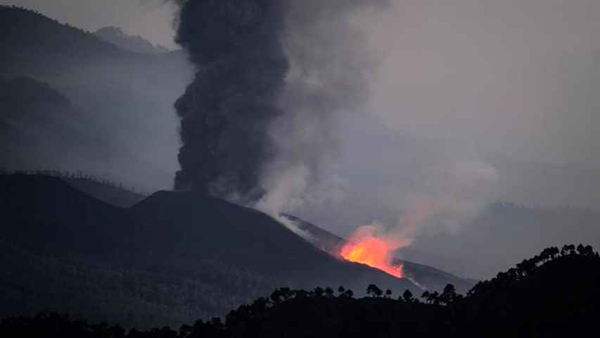 En Japón entró en erupción uno de los volcanes mas activos del mundo