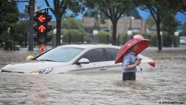 Al rededor de dos millones de chinos quedan damnificados tras lluvias torrenciales en el centro del país.