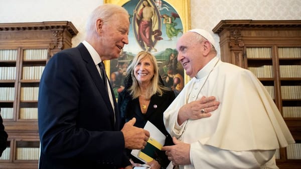 El papa y Biden hablaron sobre el clima y la migración en su encuentro