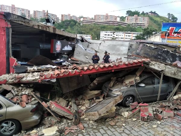 Se desplomó el techo de un reconocido restaurante en Miranda