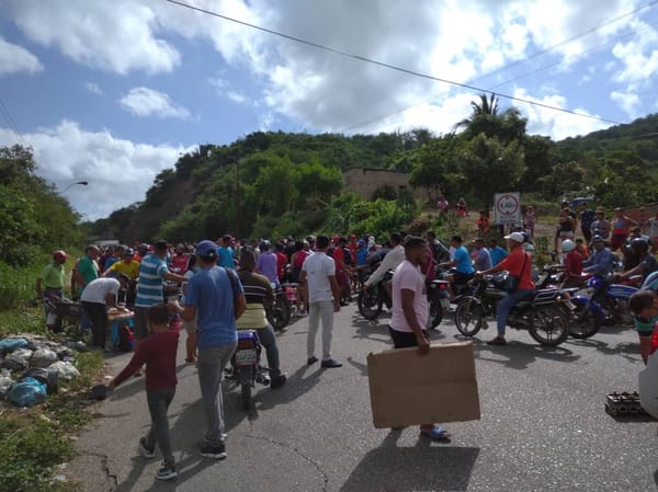Desde hace seis semanas no abastecen de combustible a los pescadores de Carúpano