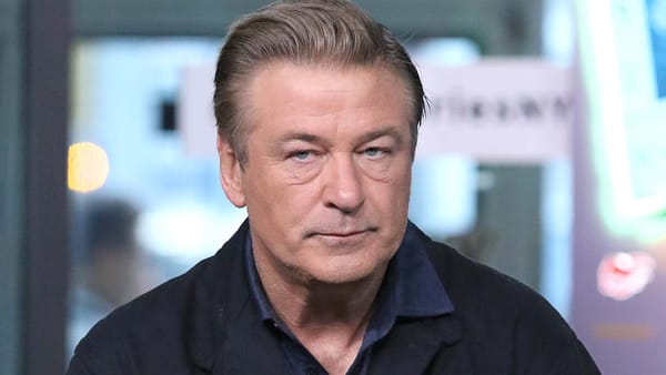 Alec Baldwin mató a una mujer en el rodaje de Rust
