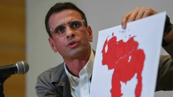 Capriles rechaza "dispersión" en la oposición venezolana y llama a la unidad