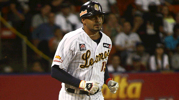 Jesús Guzmán dejó a los Leones del Caracas tras 13 temporadas