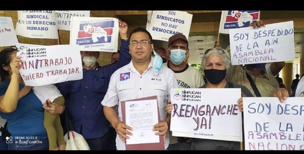 Trabajadores despedidos hace ocho meses de la Asamblea Nacional exigen reenganche inmediato