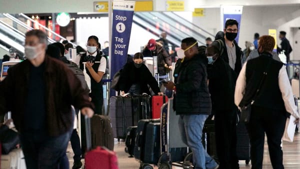 Menores de 18 años podrán entrar a EEUU sin vacuna anticovid