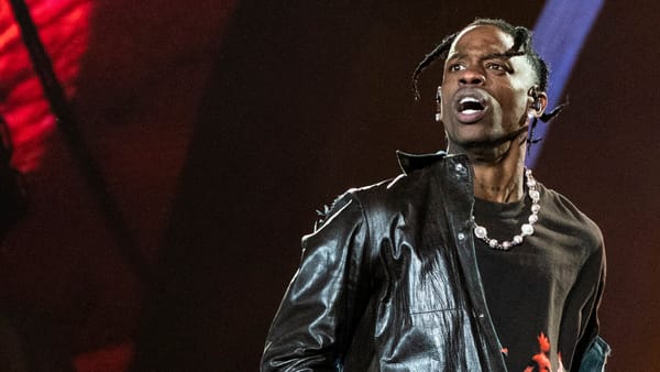 Travis Scott anunció que se responsabilizará económicamente de los funerarios de las victimas del Astroworld