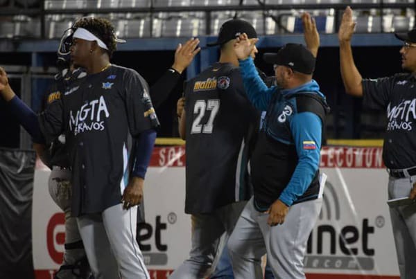 ¡Andan bien Bravos los margariteños! Magallanes naufragó en Valencia