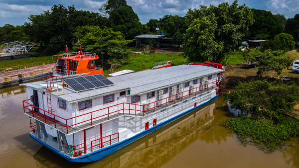 Barco hopsital fue rehabilitado por la Unicef y Venezuela para atender a indígenas