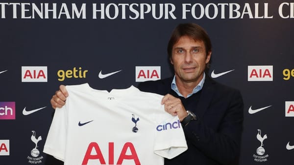 Antonio Conte se convirtió en el nuevo entrenador del Tottenham