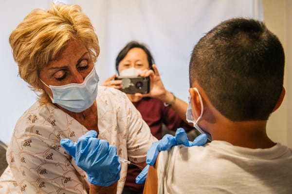 Estados Unidos inició vacunación contra el Covid-19 a niños mayores de cinco años