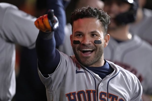 José Altuve se convirtió en el venezolano con más hits en Series Mundiales
