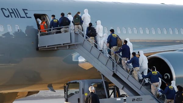 Más de 100 venezolanos y colombianos fueron deportados de Chile