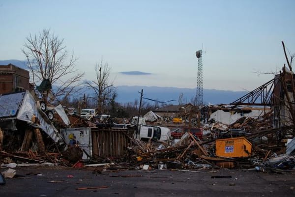 Más de 75 personas murieron por el paso de tornados en EE.UU.