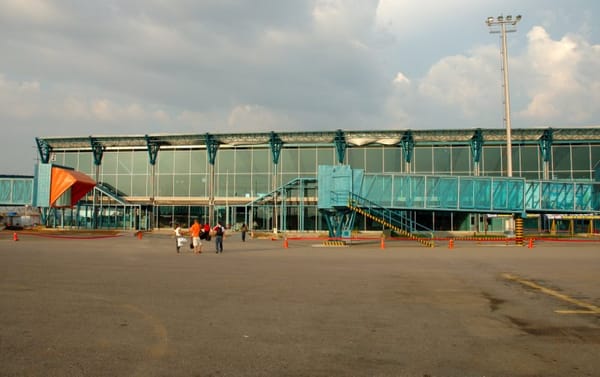 Aeropuerto de Barcelona retomará los vuelos internacionales este domingo