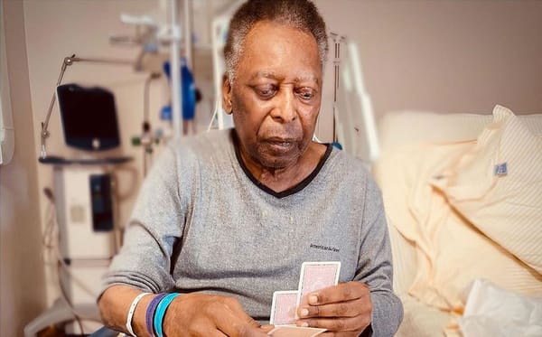 Hospitalizaron a Pelé para continuar con su quimioterapia