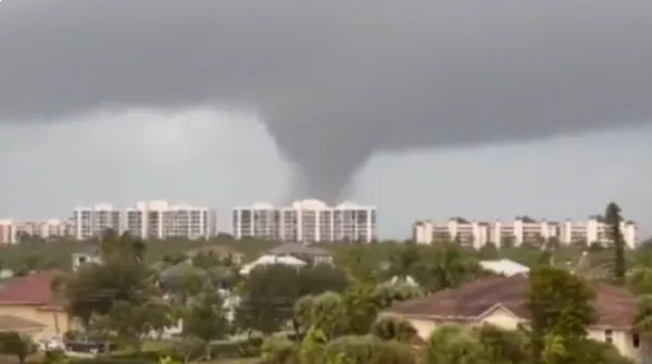Tornado en florida dejó a múltiples viviendas destruidas