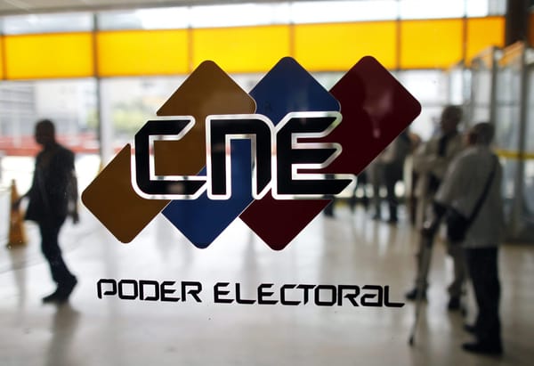 CNE declaró "improcedente" la solicitud de activación del revocatorio a Maduro