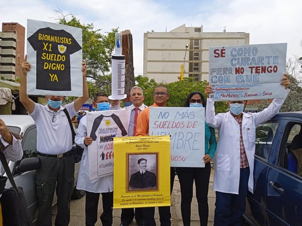Bioanalistas de Sucre en protesta por dignificación salarial y mejores condiciones laborales 