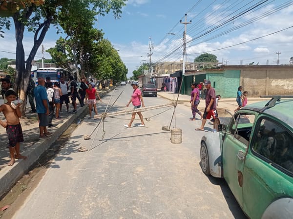 Vecinos de Caigüire registran más de cinco días sin servicio eléctrico