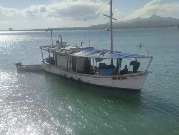 Pescadores de Los Roques hallaron un bidón de combustible de la embarcación naufraga Zorro Viejo
