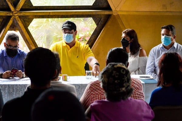 Alcalde del municipio Mariño se reunió con comisionado del sector hotelero