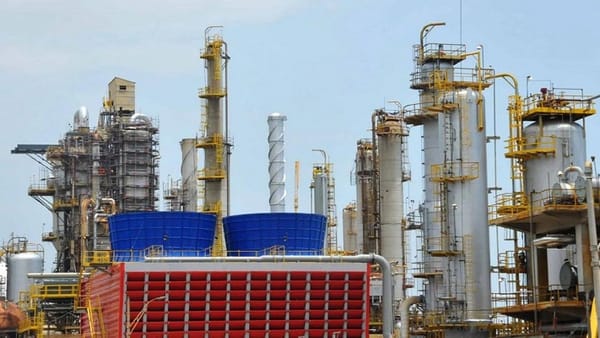 Empresa Iraní firmó un contrato con Venezuela para reactivar la refinería El Palito