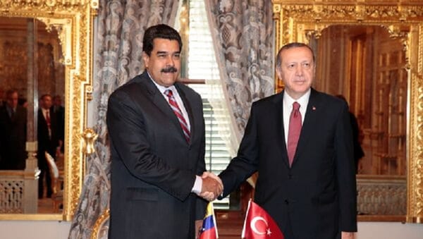 Maduro viajó a Turquía para reunirse con Recep Tayyip Erdogan