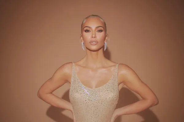 Acusaron a Kim Kardashian de causarles  «daños significativos» al vestido de Marilyn Monroe 