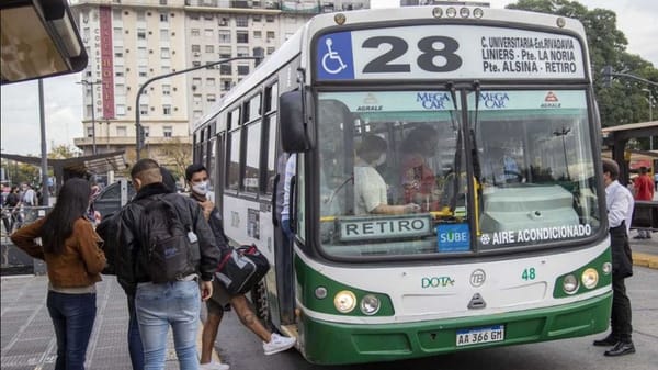 Argentina aumentó hasta un 40% el costo del pasaje público