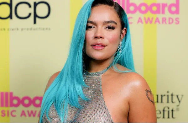 Karol G podría estar en una nueva relación tras ser captada con un misterioso hombre